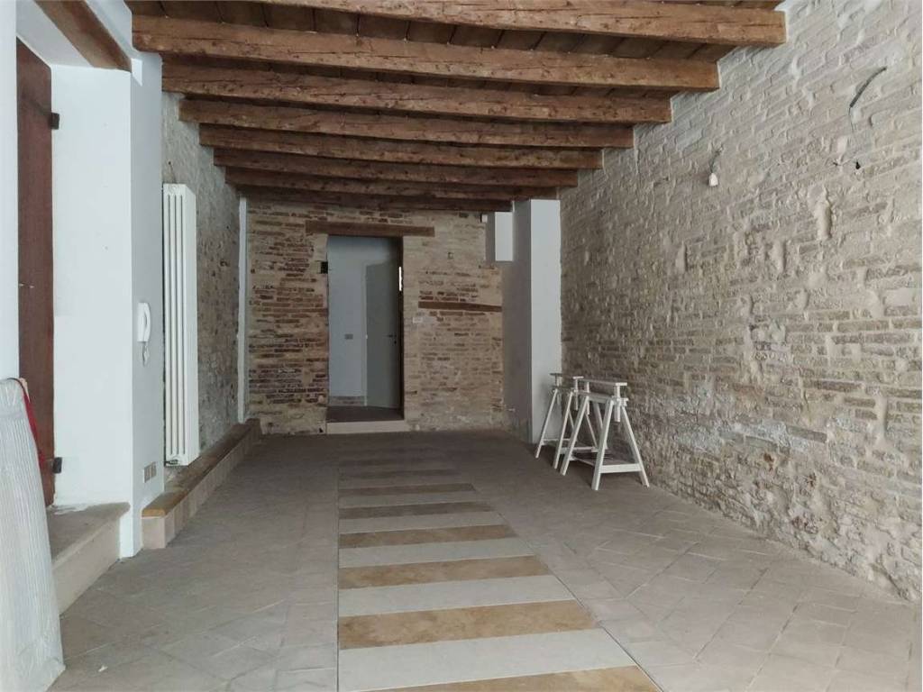 negozio in vendita ad Ancona in zona Centro Storico
