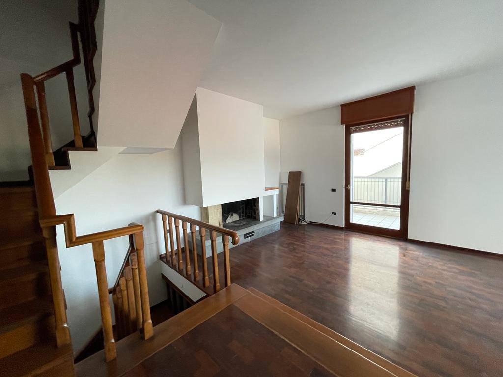 casa indipendente in vendita ad Ancona in zona Piano San Lazzaro