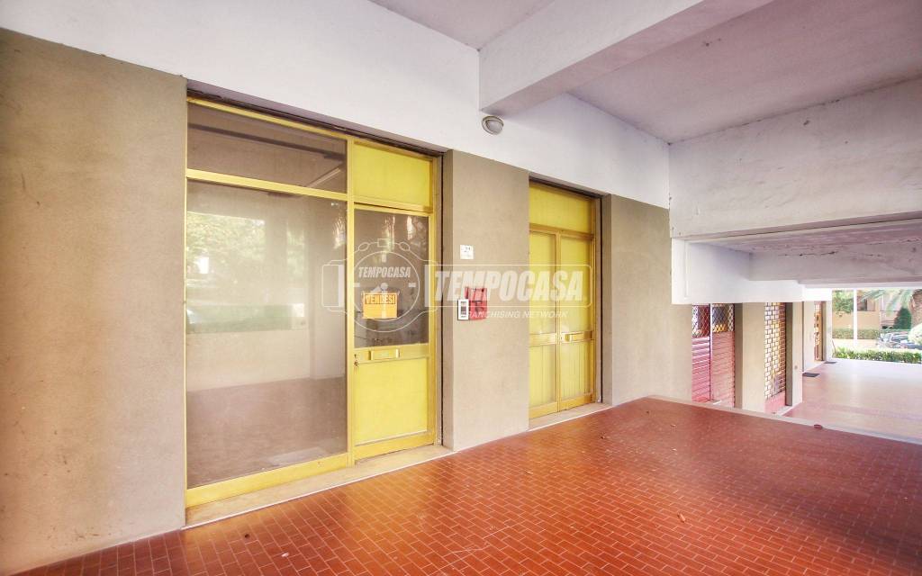 negozio in vendita ad Ancona in zona Posatora