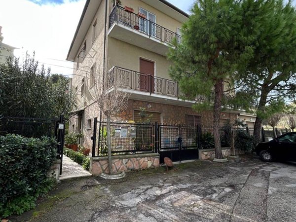appartamento in vendita ad Ancona in zona Piano San Lazzaro