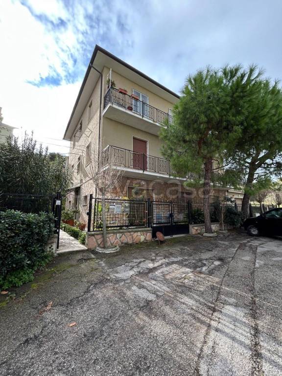 appartamento in vendita ad Ancona in zona Piano San Lazzaro
