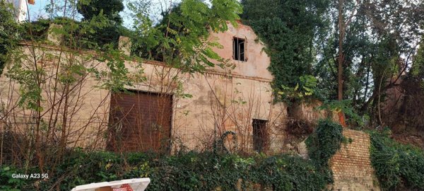 casa indipendente in vendita ad Ancona in zona Piano San Lazzaro