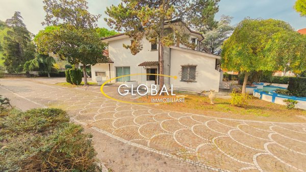 casa indipendente in vendita ad Ancona in zona Piano San Lazzaro