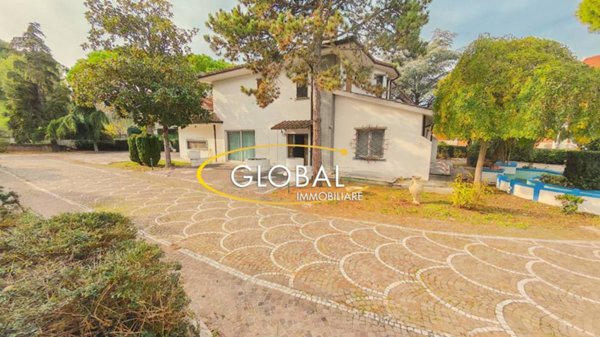 casa indipendente in vendita ad Ancona in zona Piano San Lazzaro