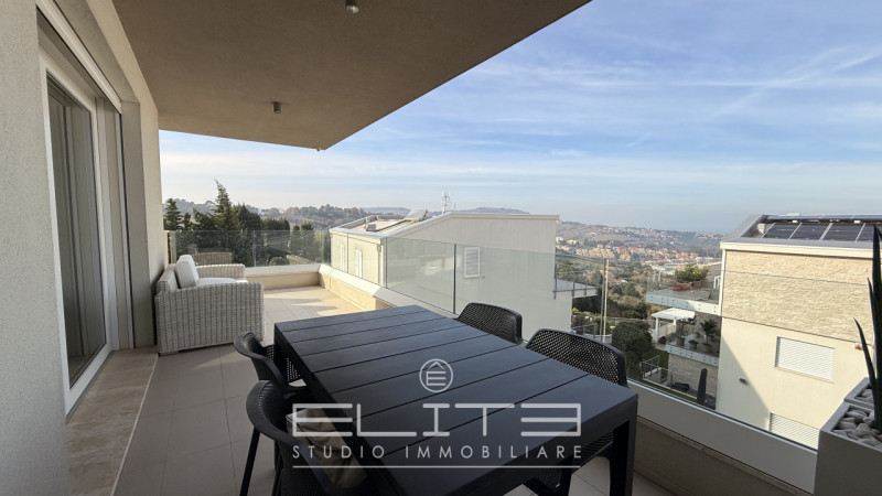 appartamento in vendita ad Ancona in zona Montedago