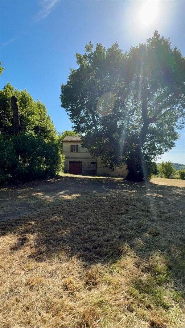 casa indipendente in vendita ad Ancona in zona Gallignano