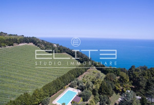 casa indipendente in vendita ad Ancona in zona Piano San Lazzaro