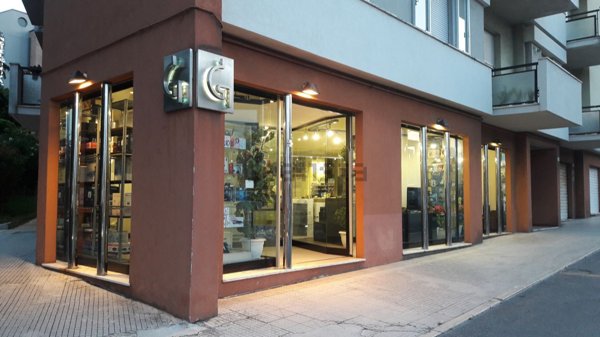 negozio in vendita ad Ancona in zona Torrette