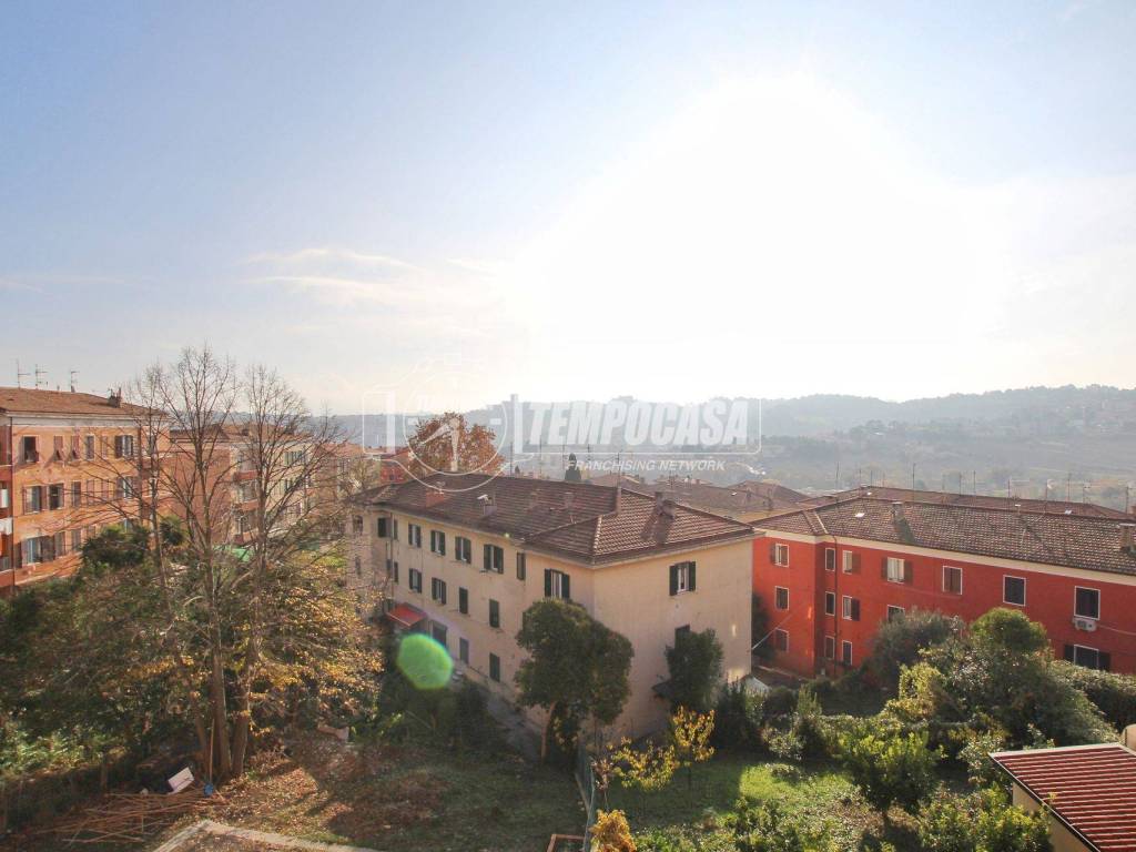 appartamento in vendita ad Ancona in zona Piano San Lazzaro