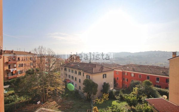 appartamento in vendita ad Ancona in zona Scrima