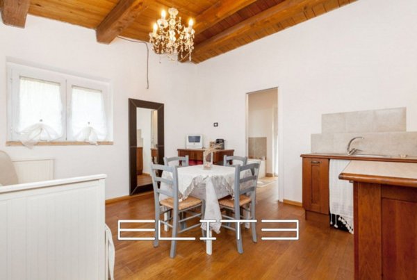 casa indipendente in vendita ad Ancona in zona Sappanico