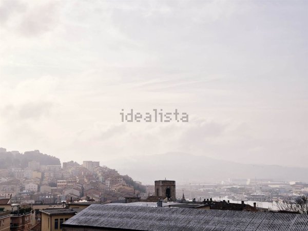 appartamento in vendita ad Ancona in zona Centro Storico