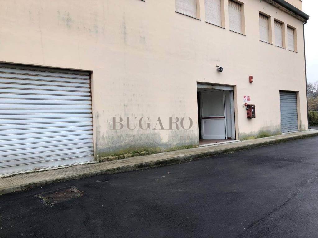 locale commerciale in vendita ad Ancona in zona Pinocchio