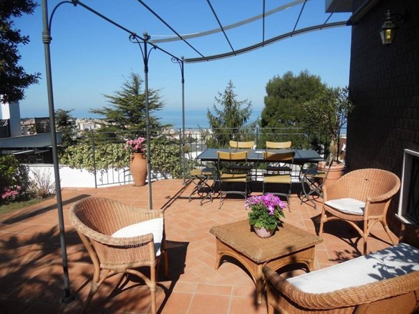 casa indipendente in vendita ad Ancona in zona Passetto