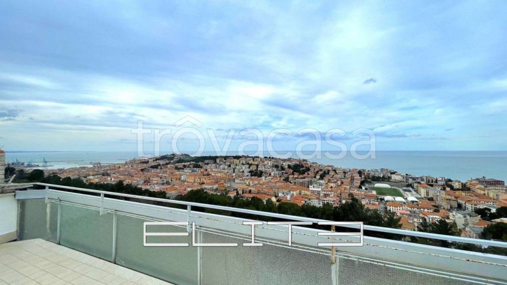 appartamento in vendita ad Ancona in zona Borgo Rodi