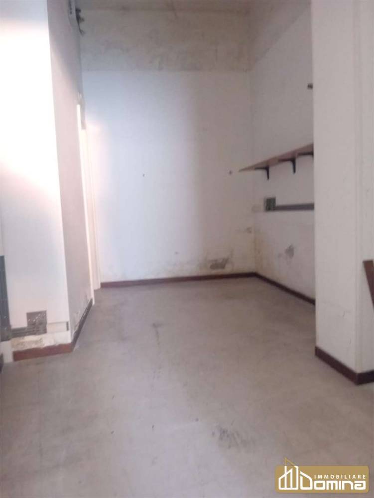 locale di sgombero in vendita ad Ancona in zona Delle Grazie
