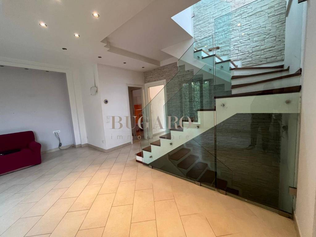 casa indipendente in vendita ad Ancona in zona Piano San Lazzaro