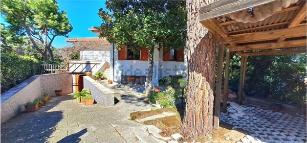 casa indipendente in vendita ad Ancona in zona Piano San Lazzaro