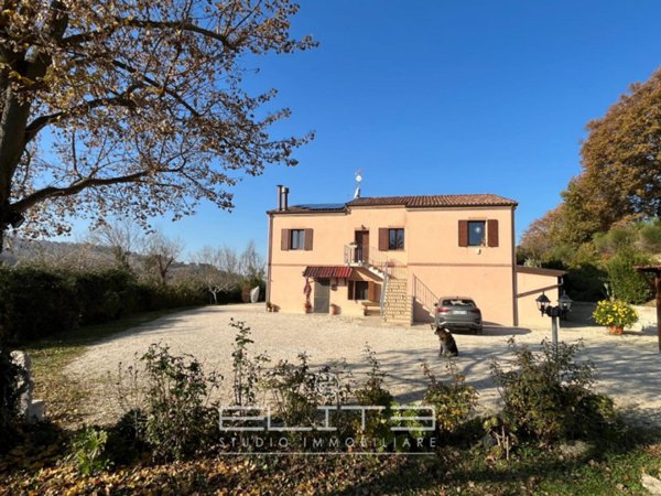 appartamento in vendita ad Ancona in zona Piano San Lazzaro