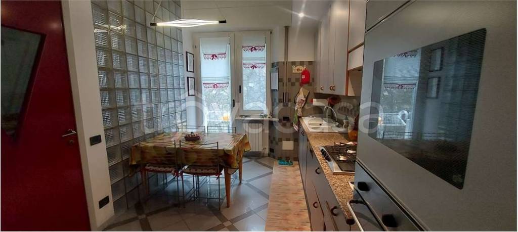 appartamento in vendita ad Ancona in zona Adriatico