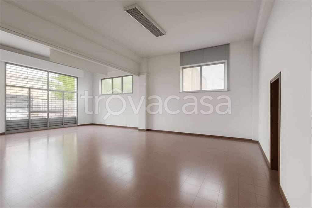 negozio in vendita ad Ancona in zona Baraccola