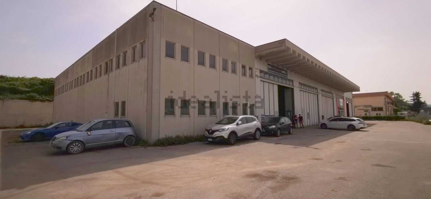 negozio in vendita ad Ancona in zona Piano San Lazzaro