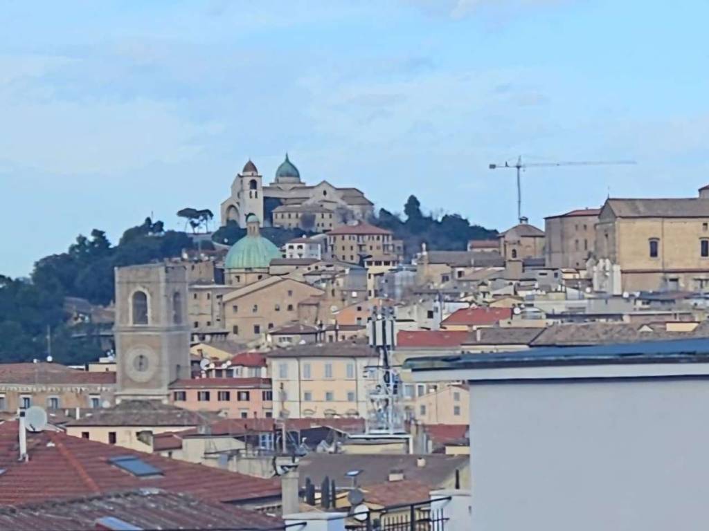 appartamento in vendita ad Ancona in zona Centro Storico