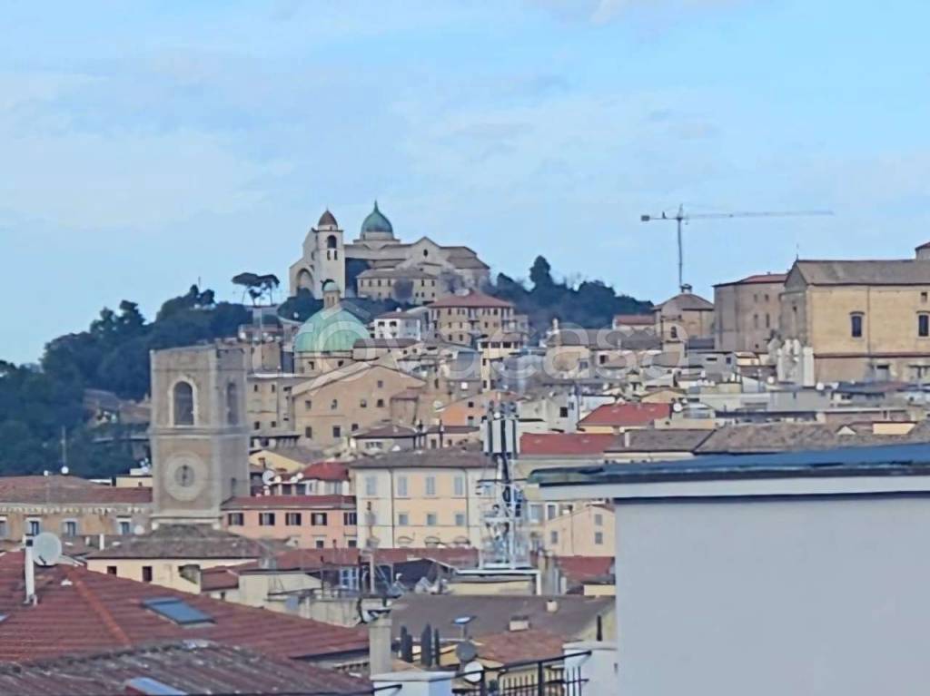 appartamento in vendita ad Ancona in zona Centro Storico