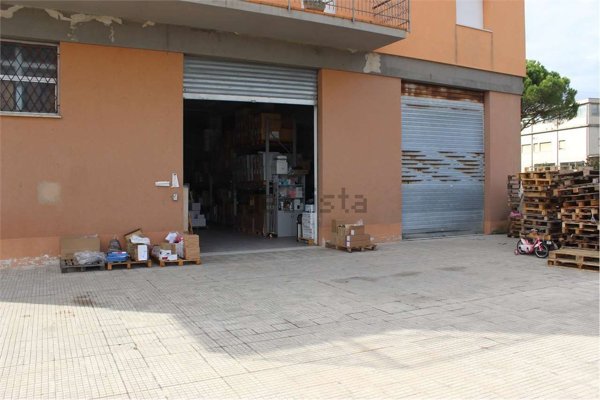 capannone in vendita ad Ancona in zona Baraccola