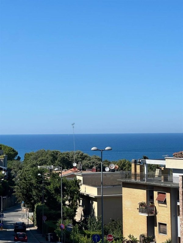 appartamento in vendita ad Ancona in zona Passetto