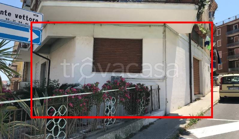 appartamento in vendita ad Ancona in zona Posatora