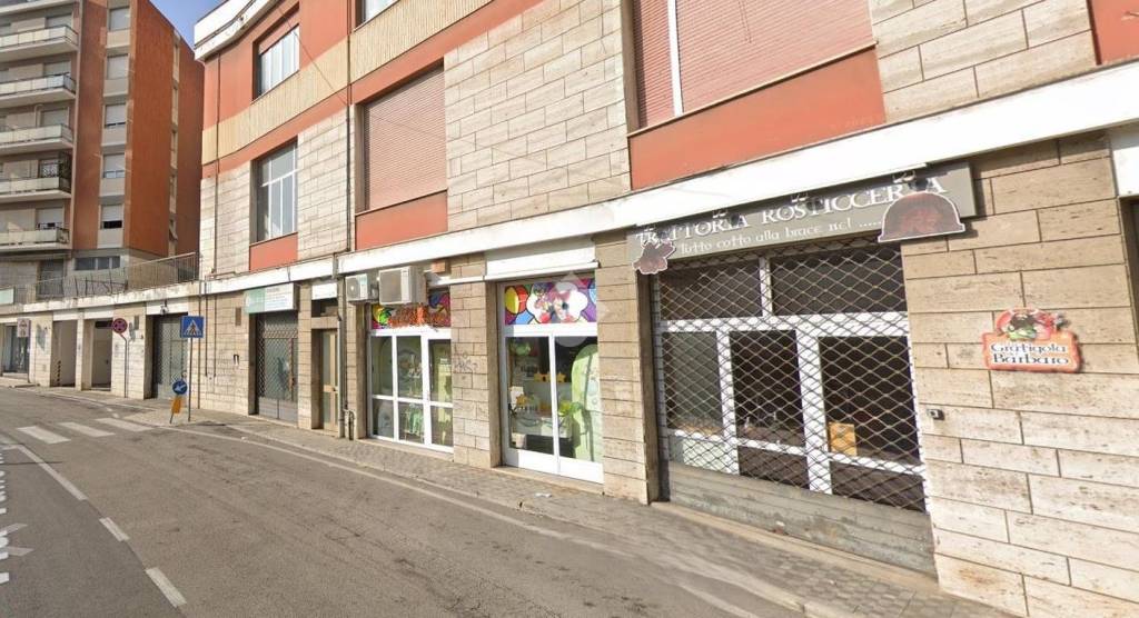 ufficio in vendita ad Ancona in zona Vallemiano