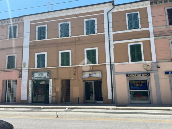 negozio in vendita ad Ancona in zona Piano San Lazzaro
