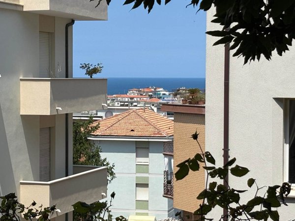 appartamento in vendita ad Ancona in zona Adriatico