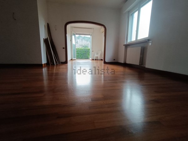 casa indipendente in vendita ad Ancona in zona Adriatico