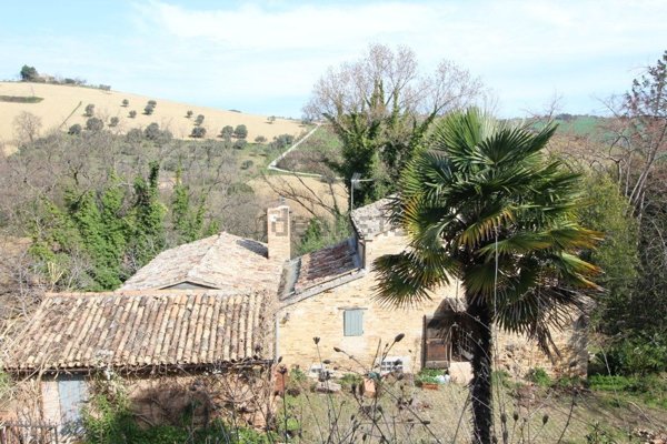 casale in vendita ad Ancona in zona Montesicuro