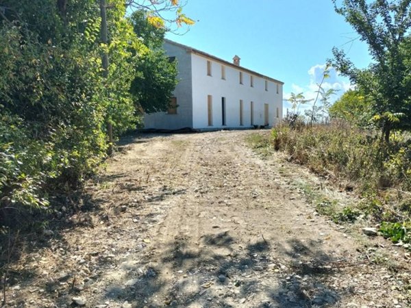 casa indipendente in vendita ad Ancona in zona Piano San Lazzaro