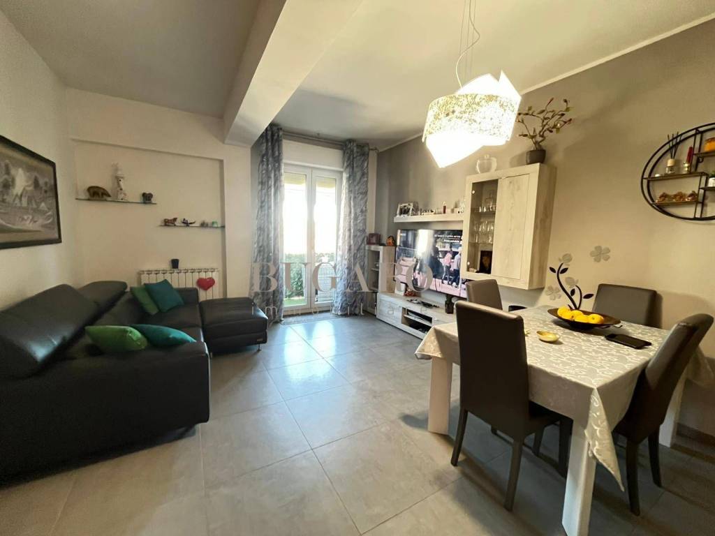 appartamento in vendita ad Ancona in zona Candia