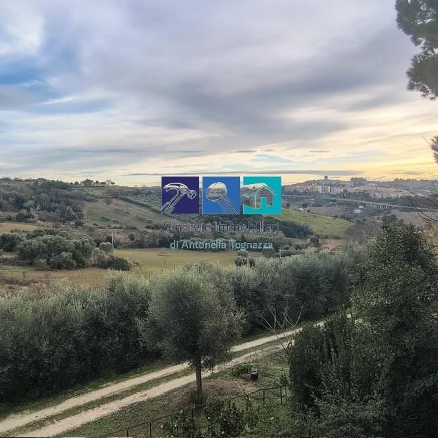 appartamento in vendita ad Ancona in zona Borgo Rodi