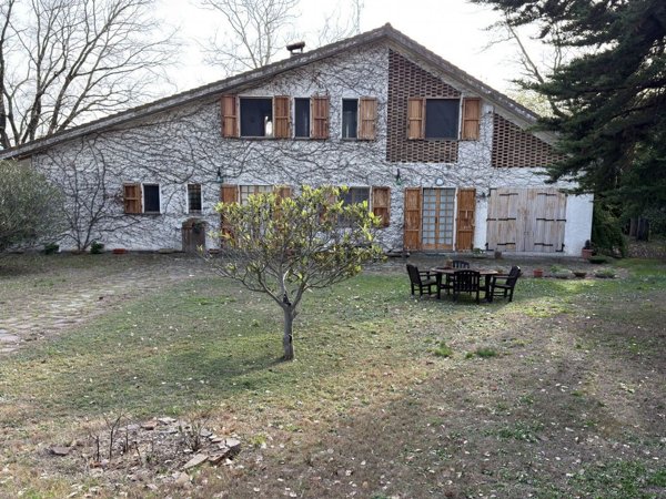 casa indipendente in vendita ad Ancona in zona Montesicuro