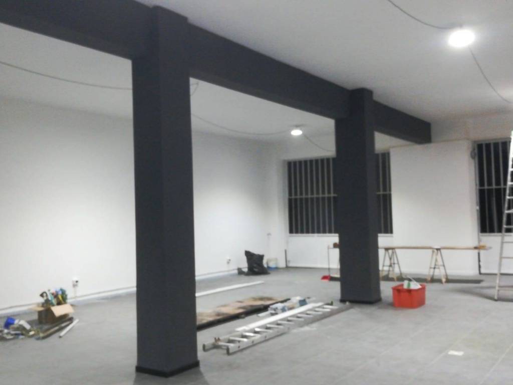 negozio in vendita ad Ancona in zona Tavernelle