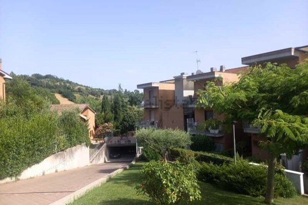 appartamento in vendita ad Ancona in zona Varano