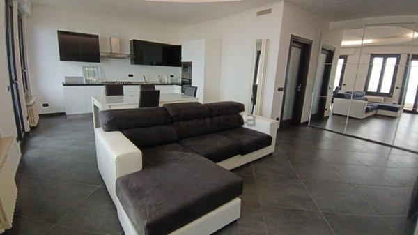 appartamento in vendita ad Ancona in zona Piano San Lazzaro