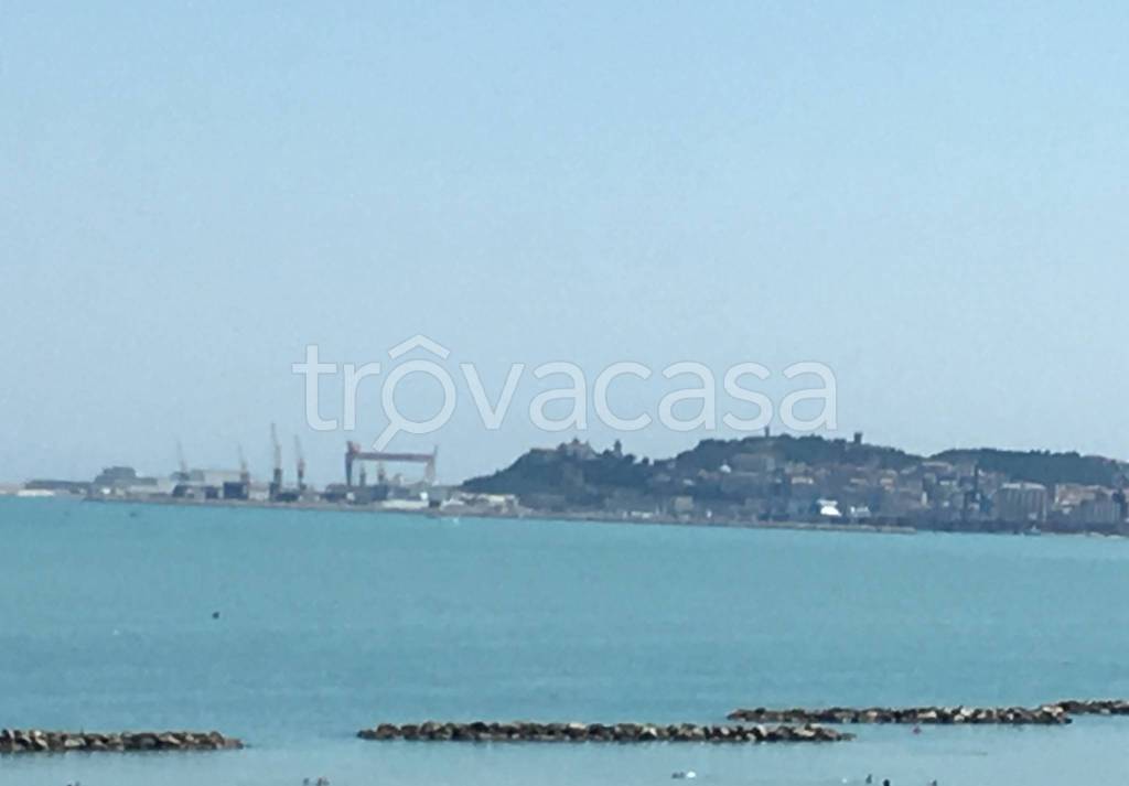 appartamento in vendita ad Ancona in zona Palombina Nuova