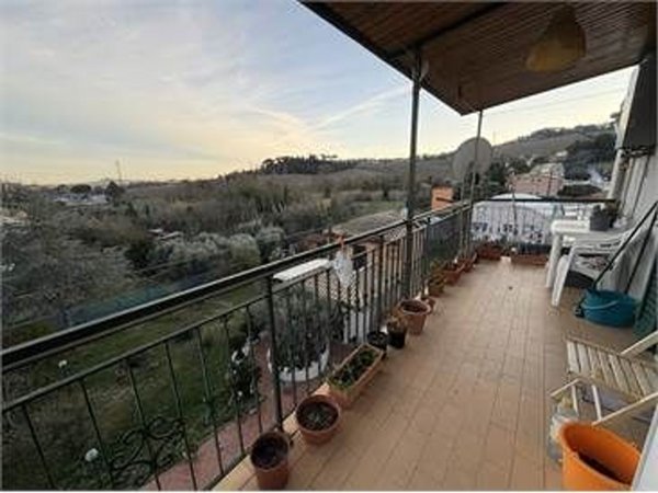 appartamento in vendita ad Ancona in zona Pontelungo