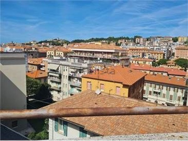 appartamento in vendita ad Ancona in zona Adriatico