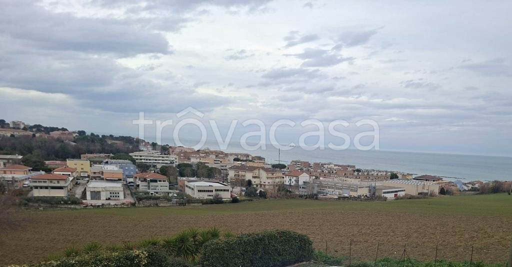 appartamento in vendita ad Ancona in zona Torrette