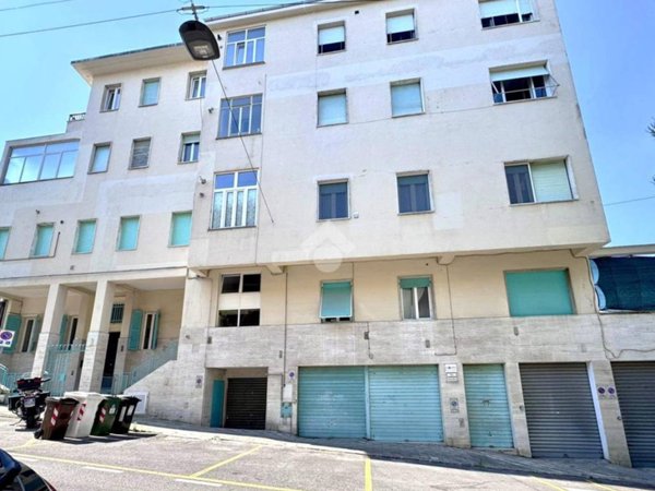 negozio in vendita ad Ancona in zona Adriatico