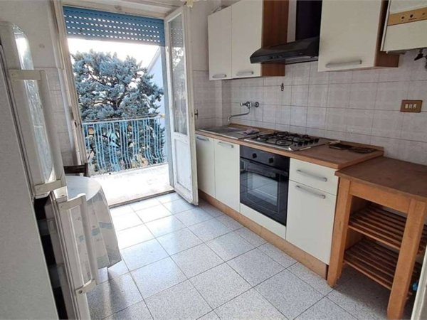 appartamento in vendita ad Ancona in zona Montirozzo