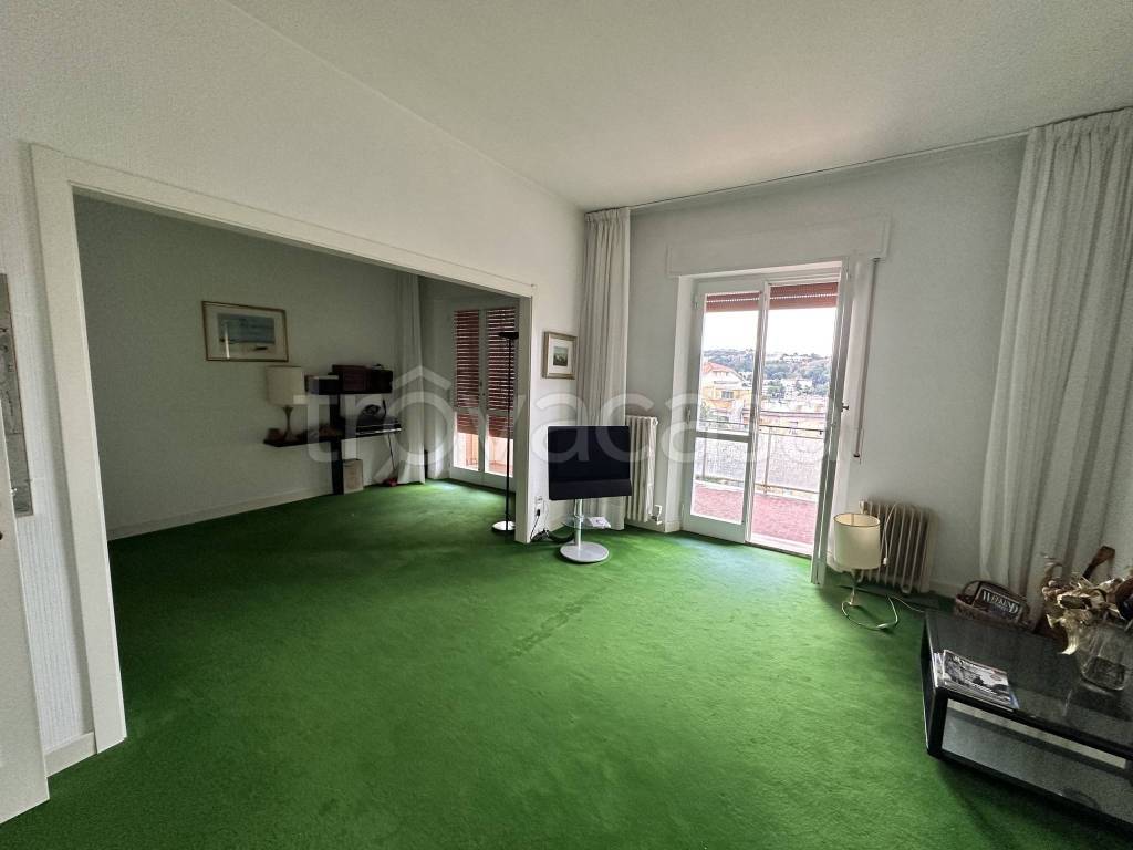 appartamento in vendita ad Ancona in zona Adriatico